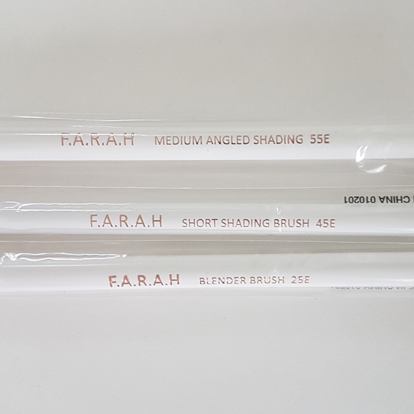 🖌️ F.A.R.A.H Luxury Rose Gold Makeup Brushes - Picture 4 of 11